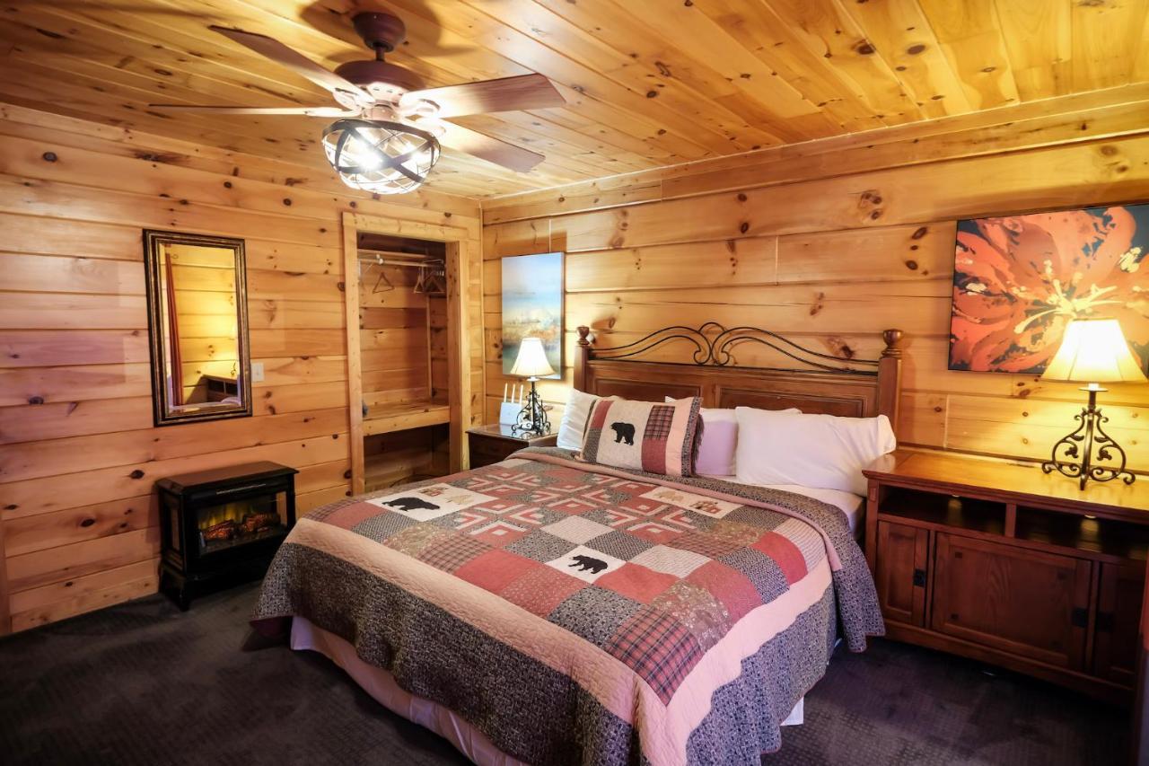 גטלינבורג Lazy Bear Lodge מראה חיצוני תמונה