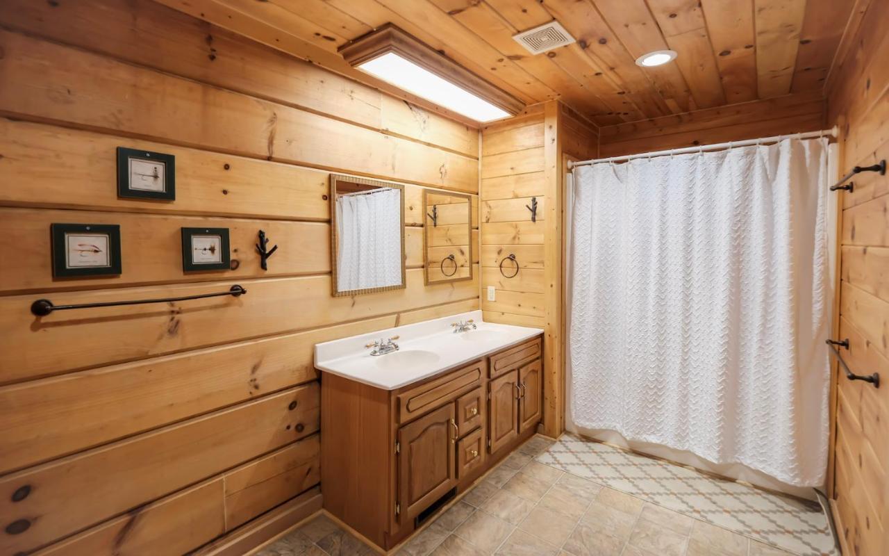גטלינבורג Lazy Bear Lodge מראה חיצוני תמונה