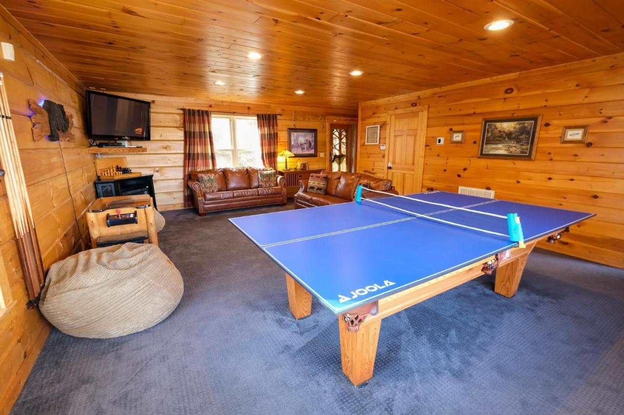 גטלינבורג Lazy Bear Lodge מראה חיצוני תמונה