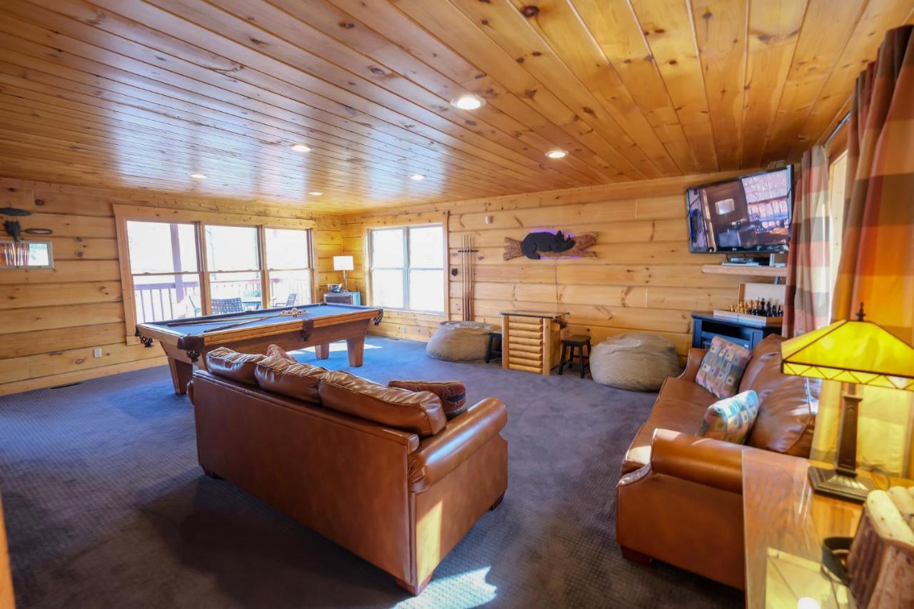 גטלינבורג Lazy Bear Lodge מראה חיצוני תמונה