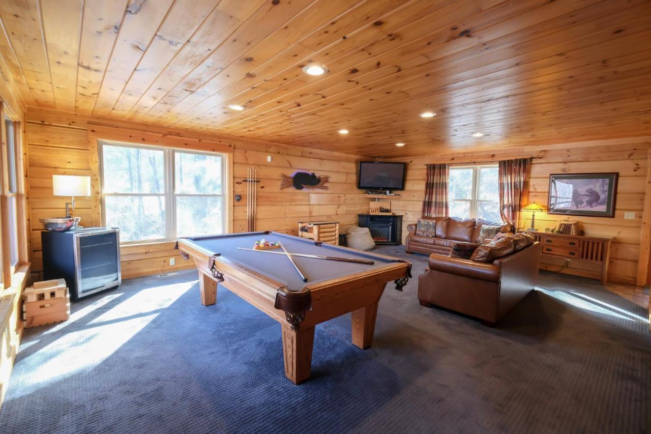 גטלינבורג Lazy Bear Lodge מראה חיצוני תמונה