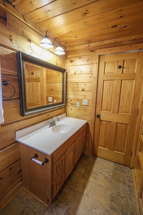 גטלינבורג Lazy Bear Lodge מראה חיצוני תמונה